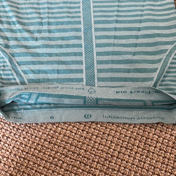 Blue Lululemon striped swiftly tech long sleeve - Picture 4 of 4